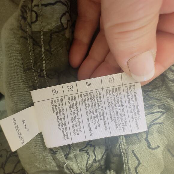 Carhartt Original Fit El Paso Cargo Camo Floral Print Shorts Womens NWT 10 - Picture 10 of 10